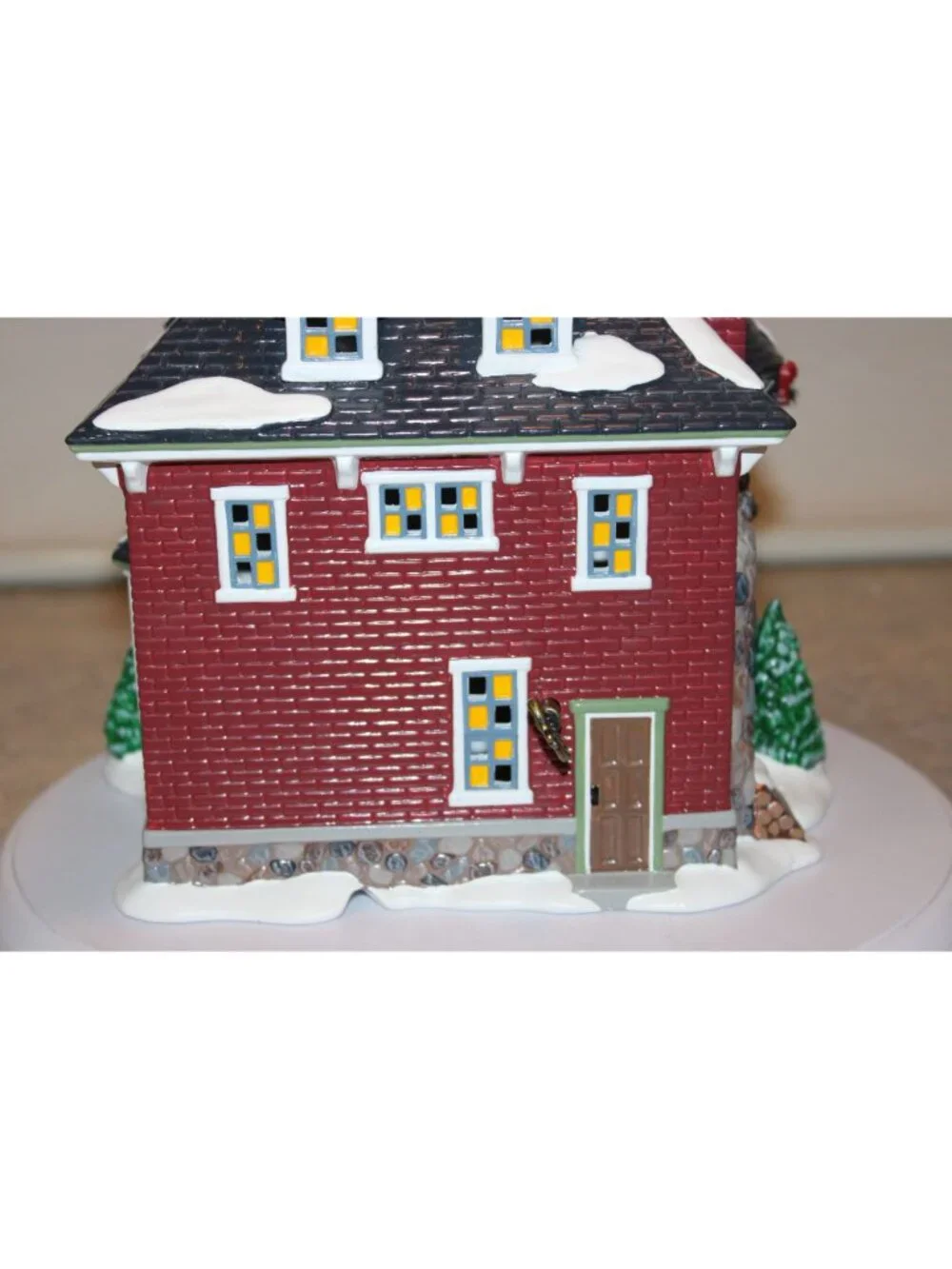 Dept 56 Snow Village - 1224 Kissing Claus Lane Gift Set